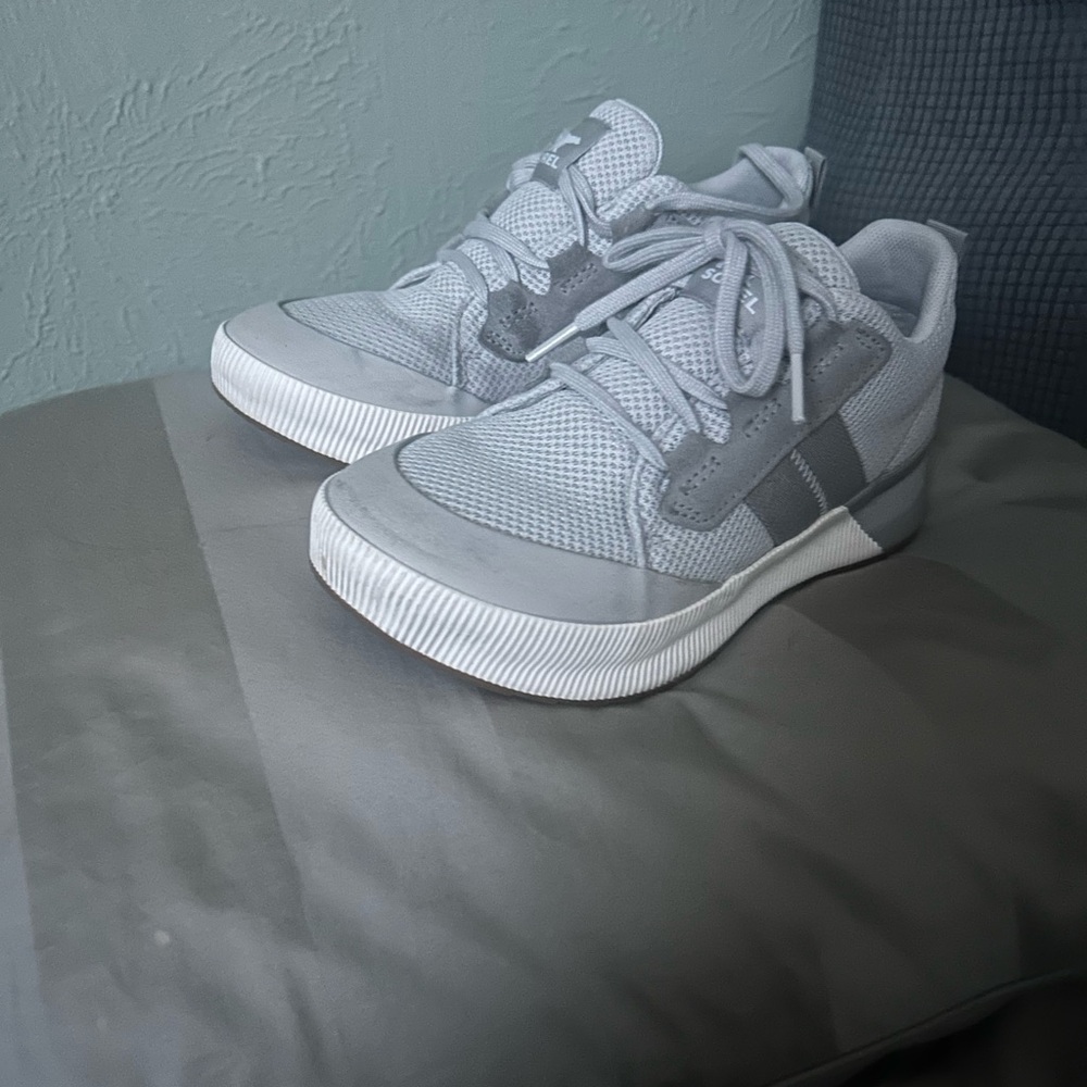 Sorel Light Gray Mesh & Suede Sneakers